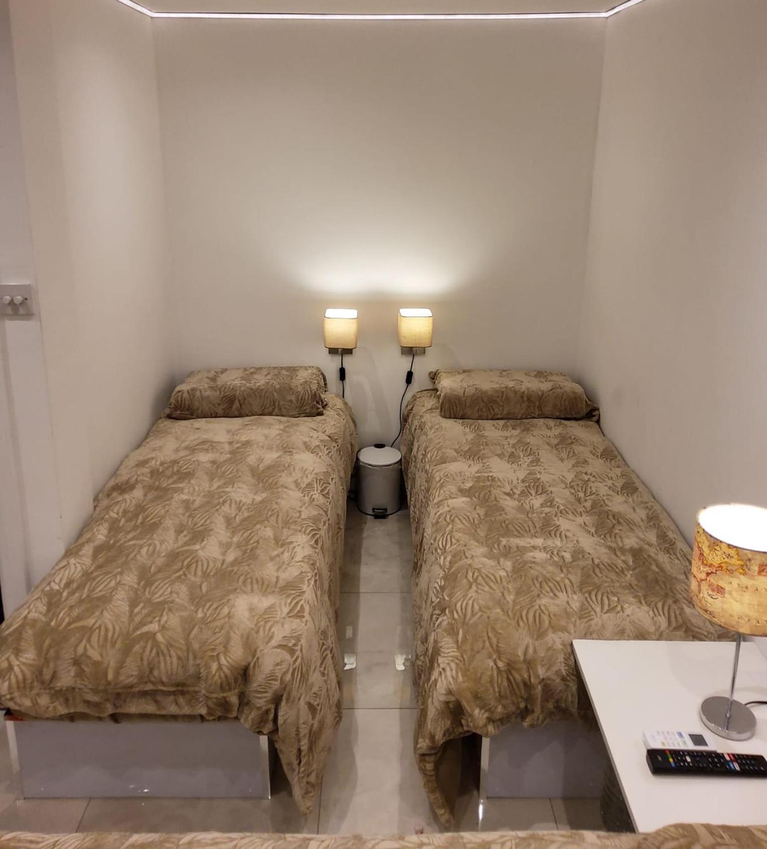 Air Conditioned Modern Double Bed Room With Private Attached Bathroom - Free Parking - Near London Heathrow Airport & Southall Broadway Экстерьер фото