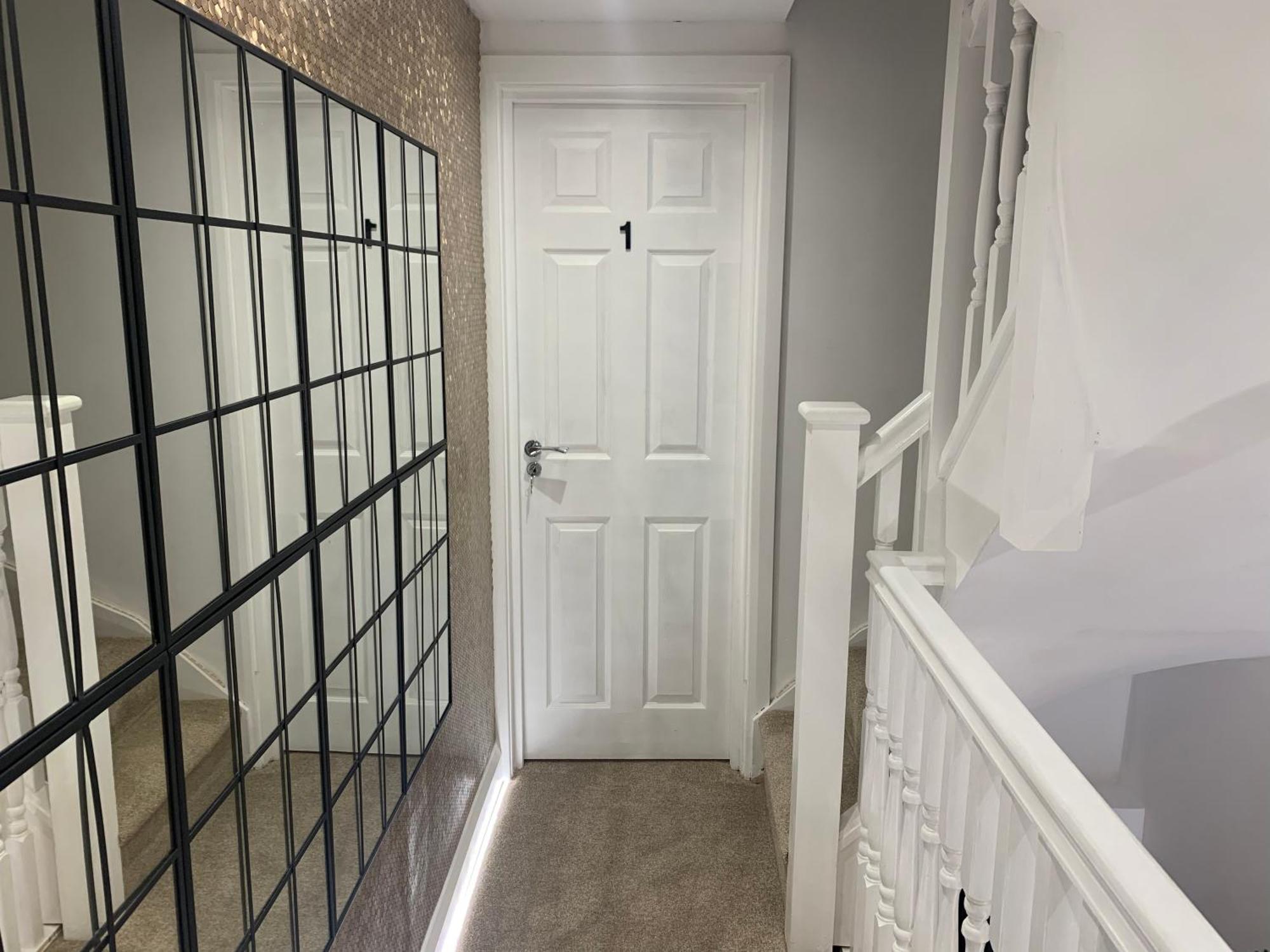 Air Conditioned Modern Double Bed Room With Private Attached Bathroom - Free Parking - Near London Heathrow Airport & Southall Broadway Экстерьер фото