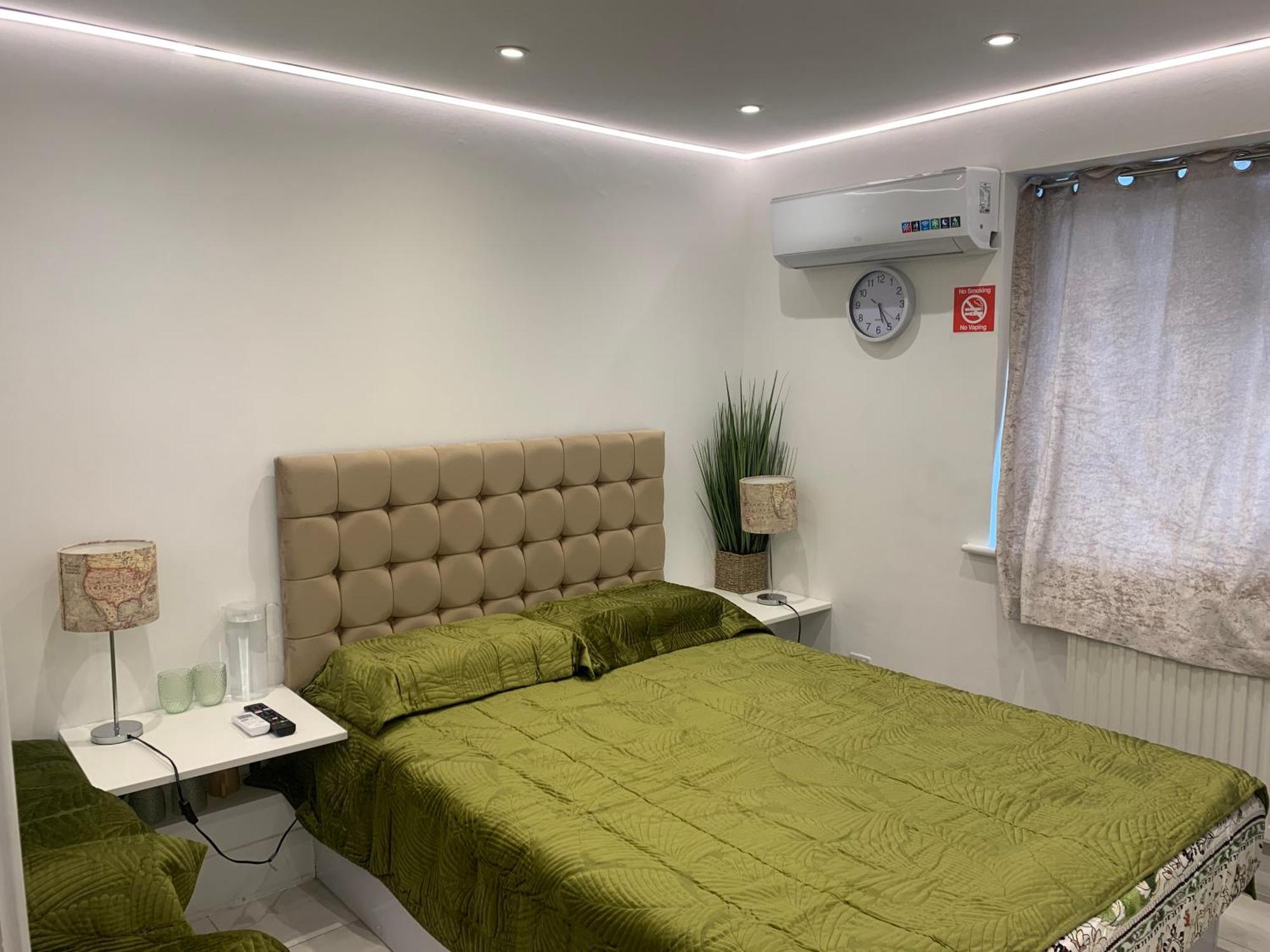 Air Conditioned Modern Double Bed Room With Private Attached Bathroom - Free Parking - Near London Heathrow Airport & Southall Broadway Экстерьер фото