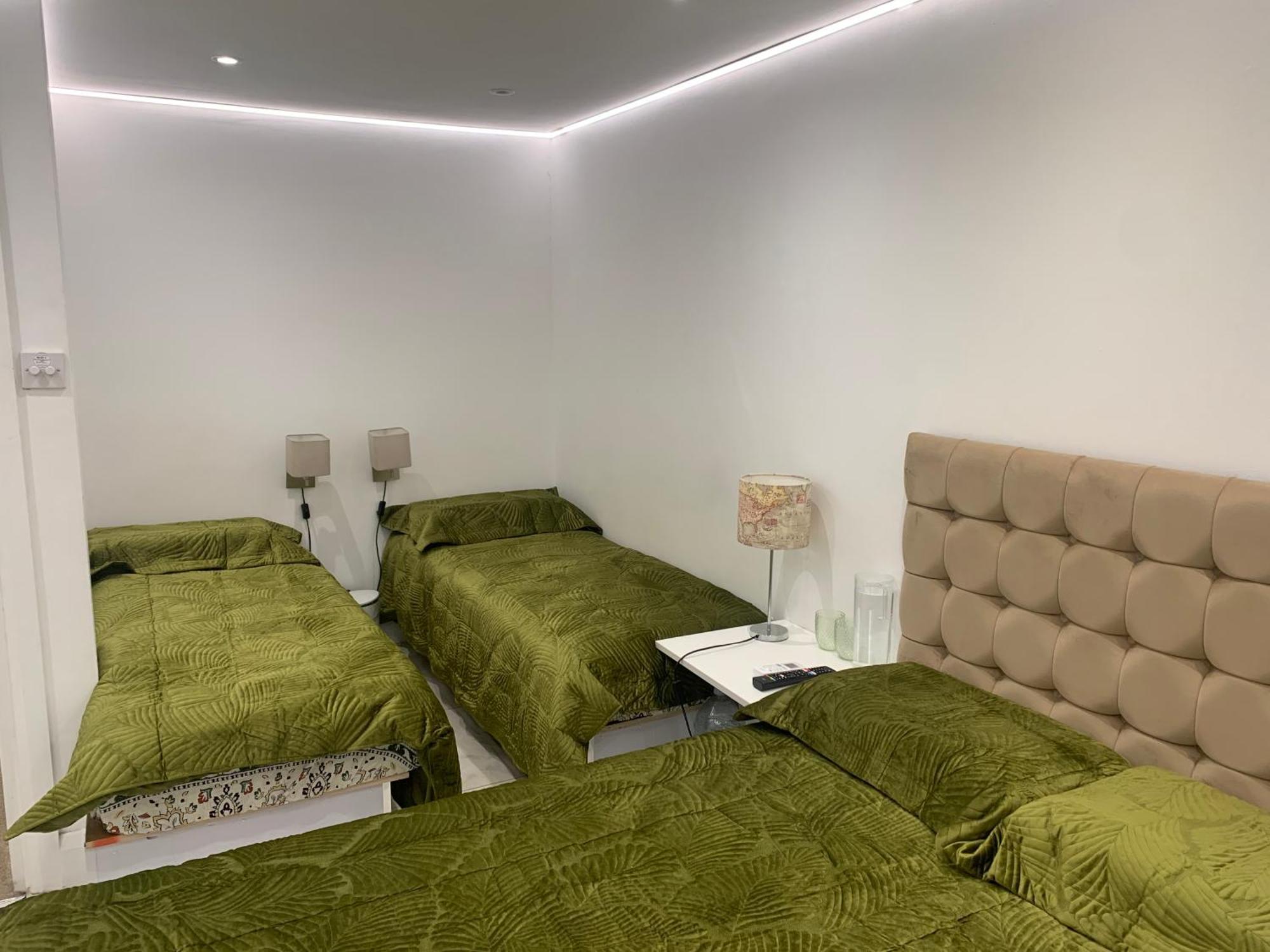 Air Conditioned Modern Double Bed Room With Private Attached Bathroom - Free Parking - Near London Heathrow Airport & Southall Broadway Экстерьер фото